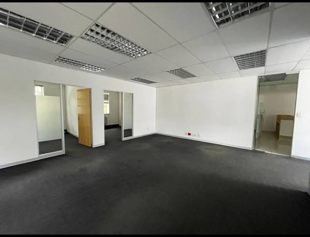210M² OFFICE TO LET IN BRYANSTON